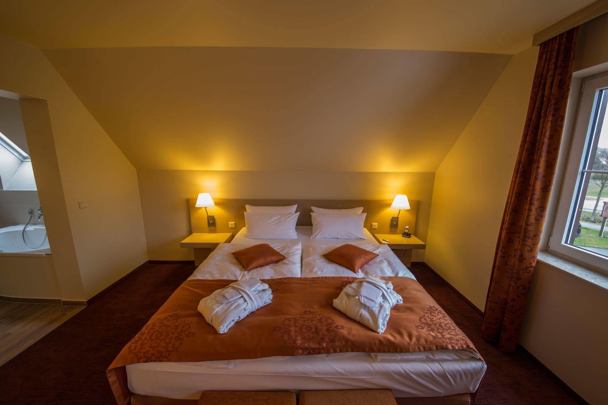 Hotel Kur und Wellnesshaus Spreebalance, The Originals Relais  Burg  Exterior foto
